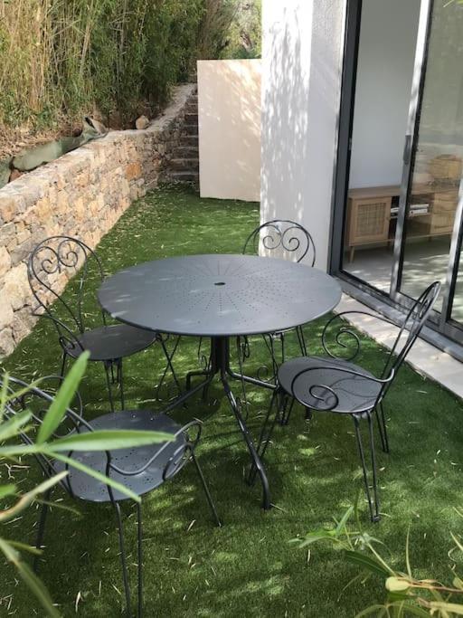 T2 Neuf Sur Jardin Proche Plage Carqueiranne Exterior foto